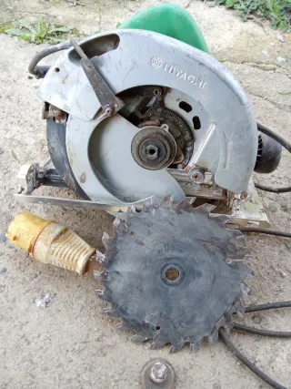 Sierra circular electrónica Hitachi