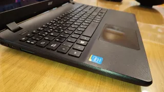 Portátil Acer Aspire ES1-512 con Windows 11