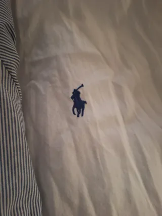 4 Camisas de marca Talla XL