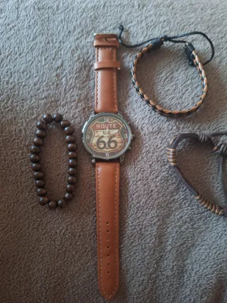 Conjunto Reloj y 3 Pulseras Marrones