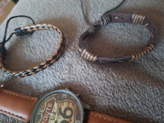 Conjunto Reloj y 3 Pulseras Marrones