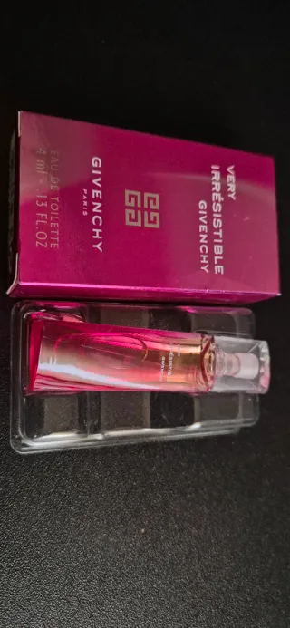 Miniaturas Givenchy Very Irresistible y Neo