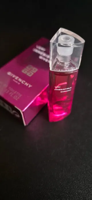 Miniaturas Givenchy Very Irresistible y Neo