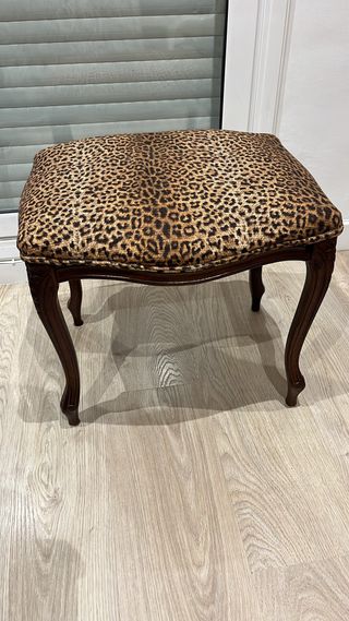 Banqueta tapizada estampado leopardo