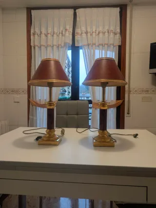 Lámparas de mesa y dormitorio doradas y marrones