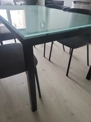 Mesa de comedor cristal y metal,urge venta