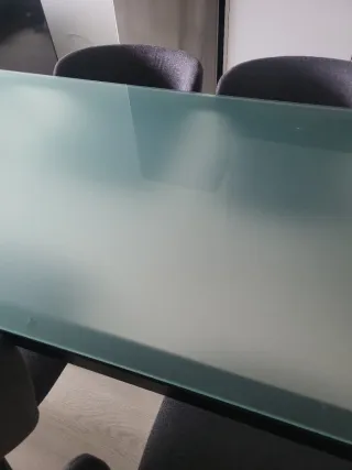 Mesa de comedor cristal y metal,urge venta