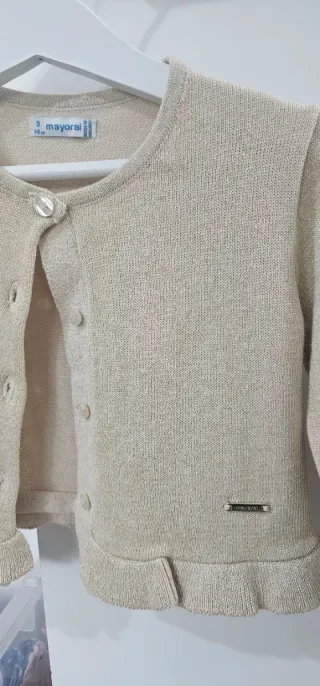 Chaqueta niña Mayoral dorada,talla 3 años.