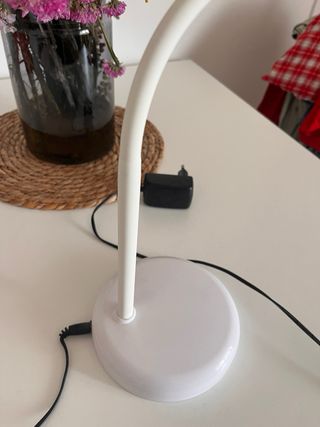 Lámpara de mesa LED blanca