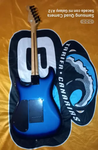 Guitarra Eléctrica Stratocaster Azul
