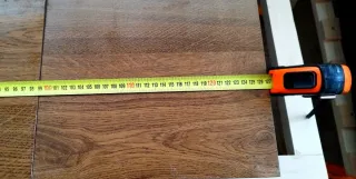 Mesa extensible de madera con cajones