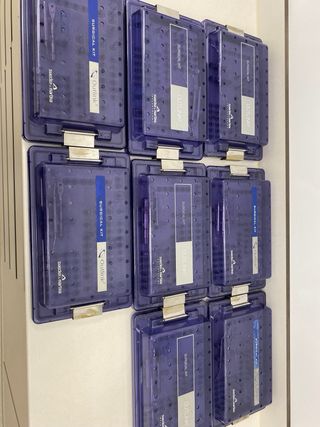 Caja de implantes quirúrgicos Sweden & Martina