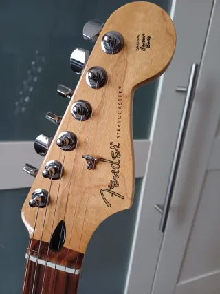Fender Player Stratocaster HSS Sunburst
