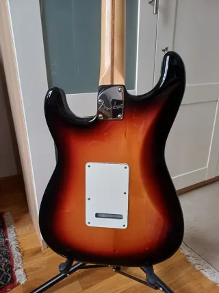 Fender Player Stratocaster HSS Sunburst