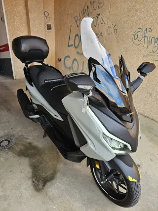Honda 2023_Forza 125 gris automática