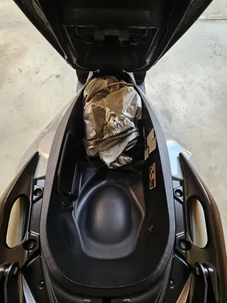 Honda 2023_Forza 125 gris automática