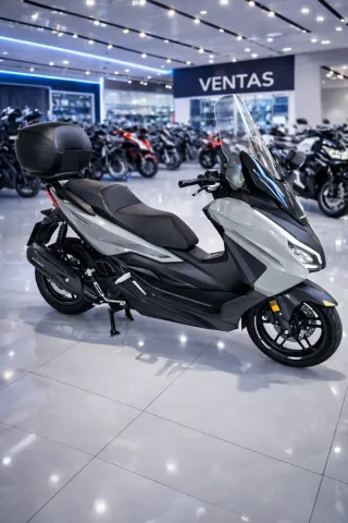 Honda 2023_Forza 125 gris automática