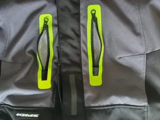 Chaqueta de moto SPIDI con protecciones