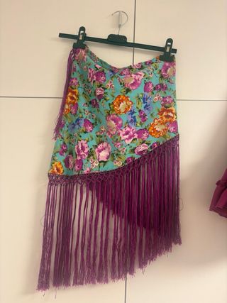 Vestido de flamenca talla 14, con un solo uso.