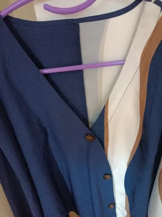 Camisa geométrica azul y multicolor