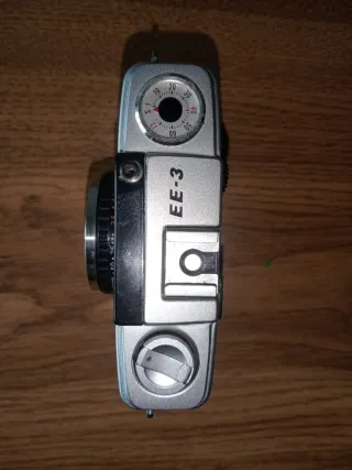 Cámara Olympus-Pen Plata y Negra