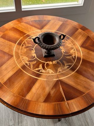 Mesa redonda Isabelina marquetería antigua