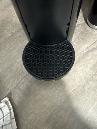 Cafetera Nespresso Vertuo Plus DeLonghi Negra