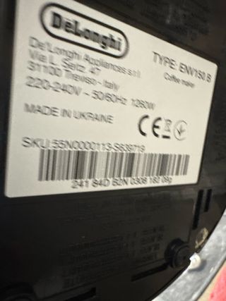 Cafetera Nespresso Vertuo Plus DeLonghi Negra