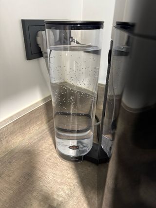 Cafetera Nespresso Vertuo Plus DeLonghi Negra