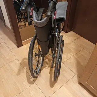 Silla de ruedas plegable