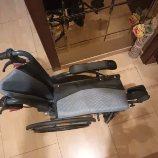 Silla de ruedas plegable