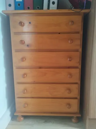 Cajonera de madera de pino