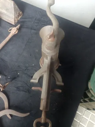 Picadora de carne antigua