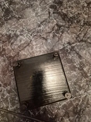 Vela decorativa cuadrada con soporte