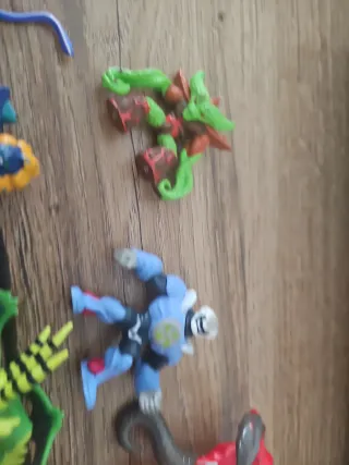 Lote 20 Figuras Gormiti