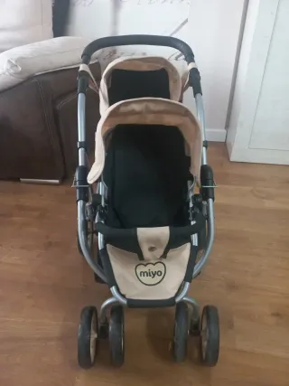Carrito gemelar para muñecas MIYO