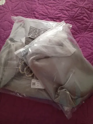 2 Cortinas Satinadas Grises y Blancas