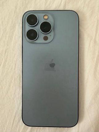 iPhone 13 Pro celeste