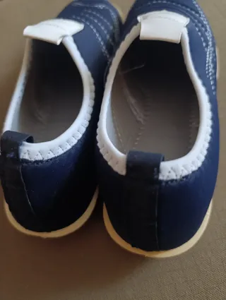 Escarpines azules y blancos talla 37