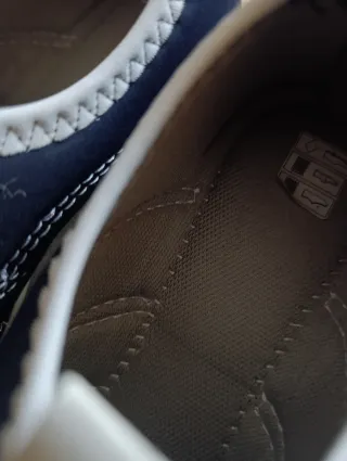 Escarpines azules y blancos talla 37