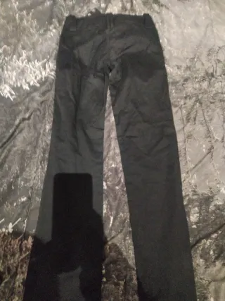 Pantalón negro de chica