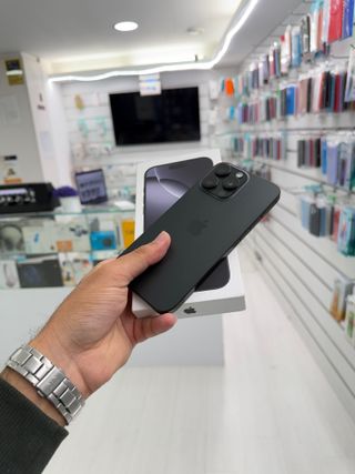 iPhone 16 Pro Max Negro