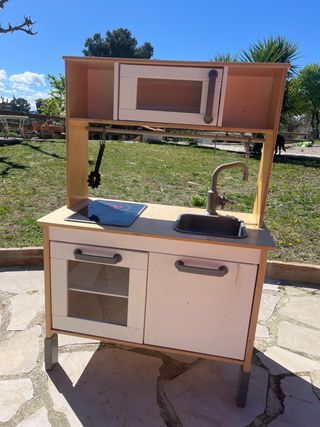 Cocinita de juguete casi nueva