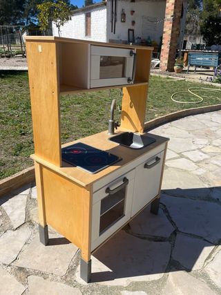 Cocinita de juguete casi nueva