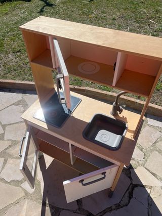 Cocinita de juguete casi nueva