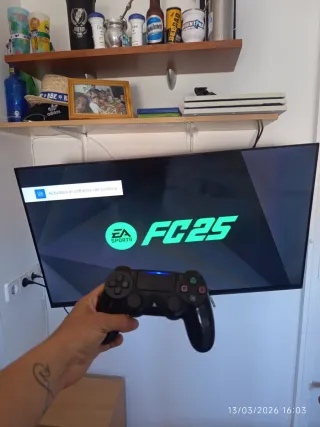 PS4 Pro Blanca + Mando + 2 Juegos