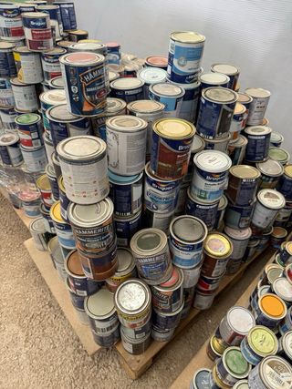 Lote de latas de pintura