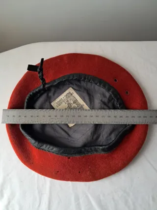 Lote 3 boinas y 1 gorra militar