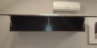 Mueble vitrina modular salón madera y cristal