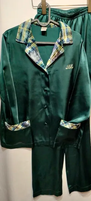 Pijama LOHE verde botella mujer regalo bata